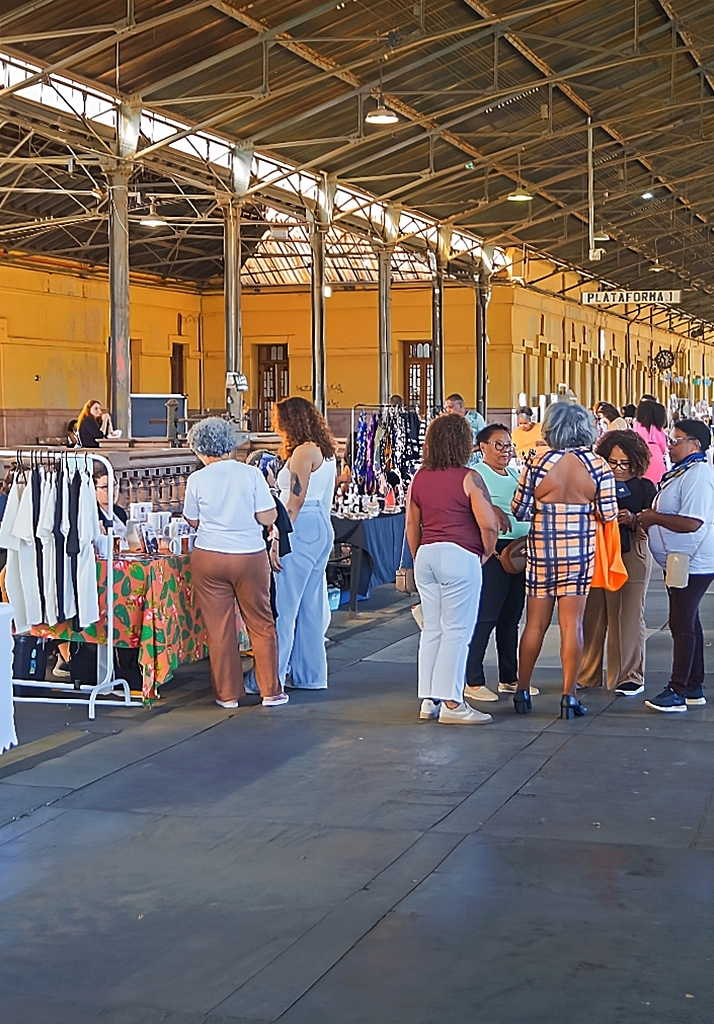 Feira na Estacao Cultura