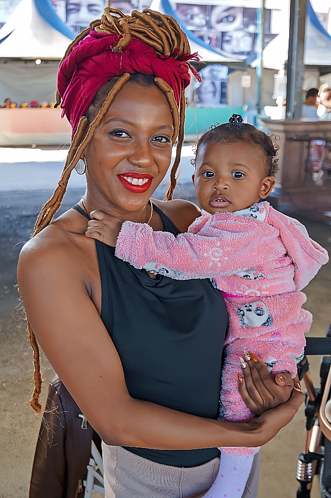 Mae e bebe na feira
